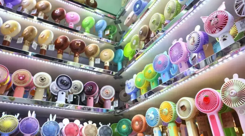 Handheld small fan