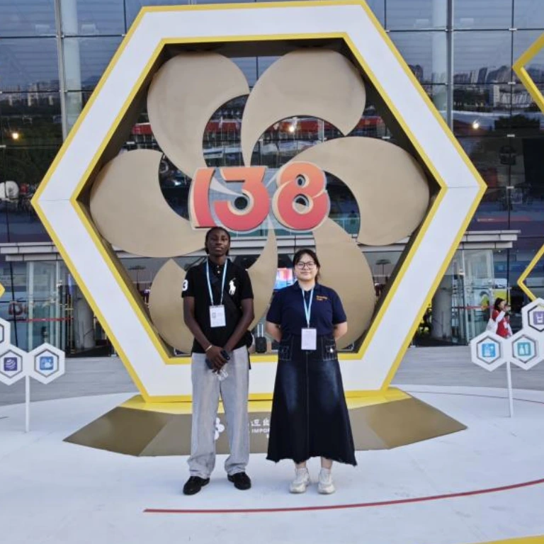 SourcingYuan and client at the Canton Fair