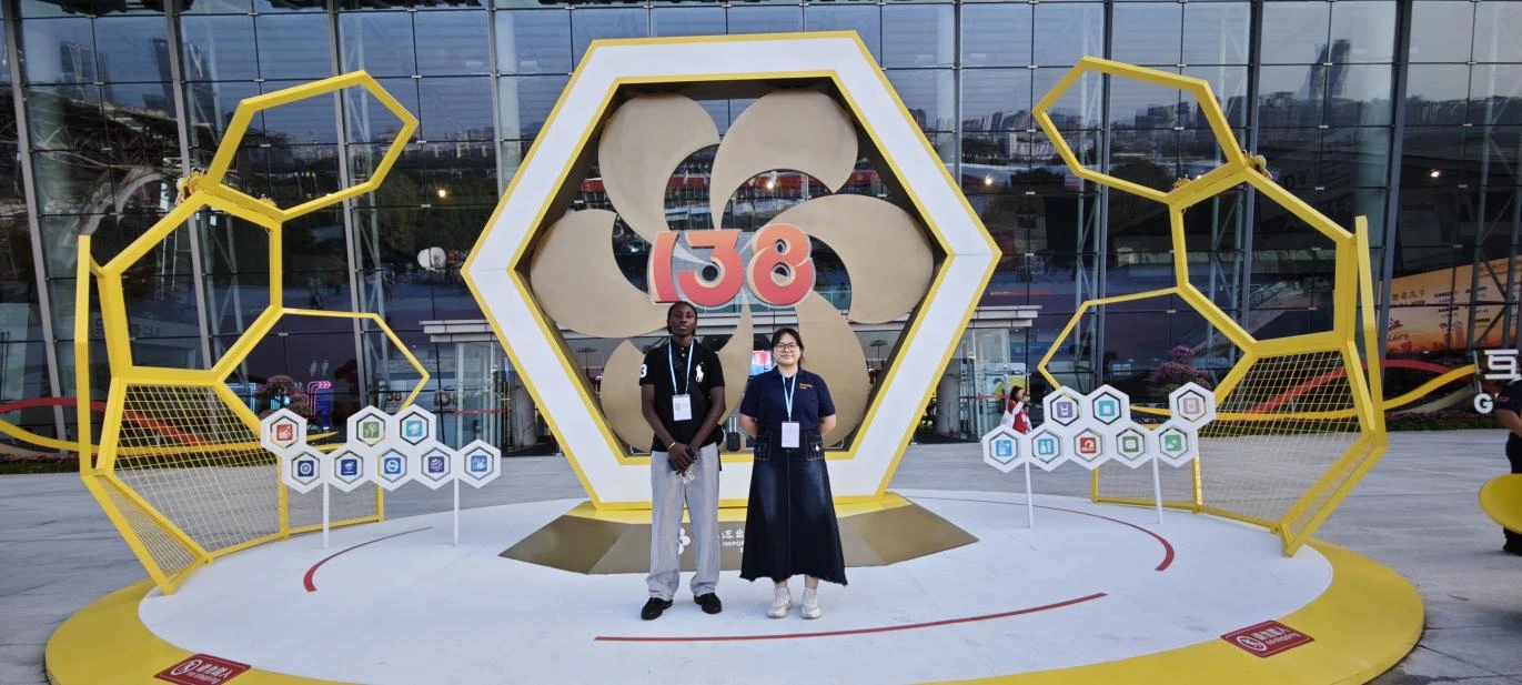 SourcingYuan and client at the Canton Fair