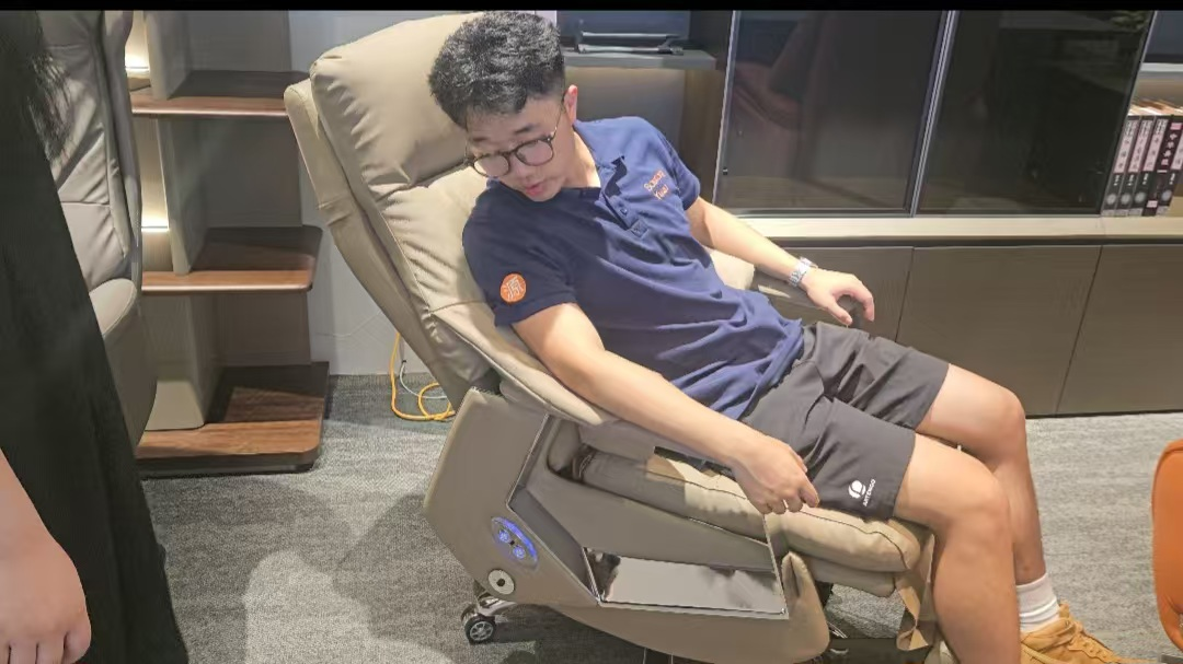 furniture sourcing at foshan market sourcingyuan team testing chair products at foshan furniture market