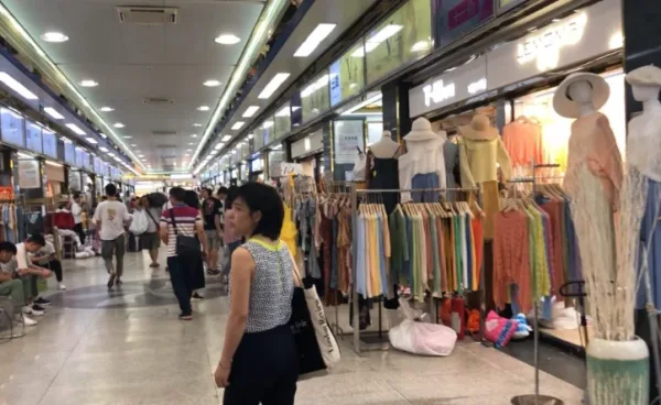 Guangzhou clothing market