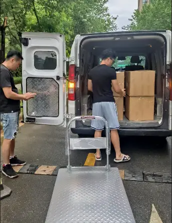 Export shipping cartons and door-to-door logistics included