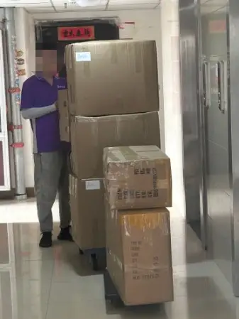 Sample images of export packaging and shipping