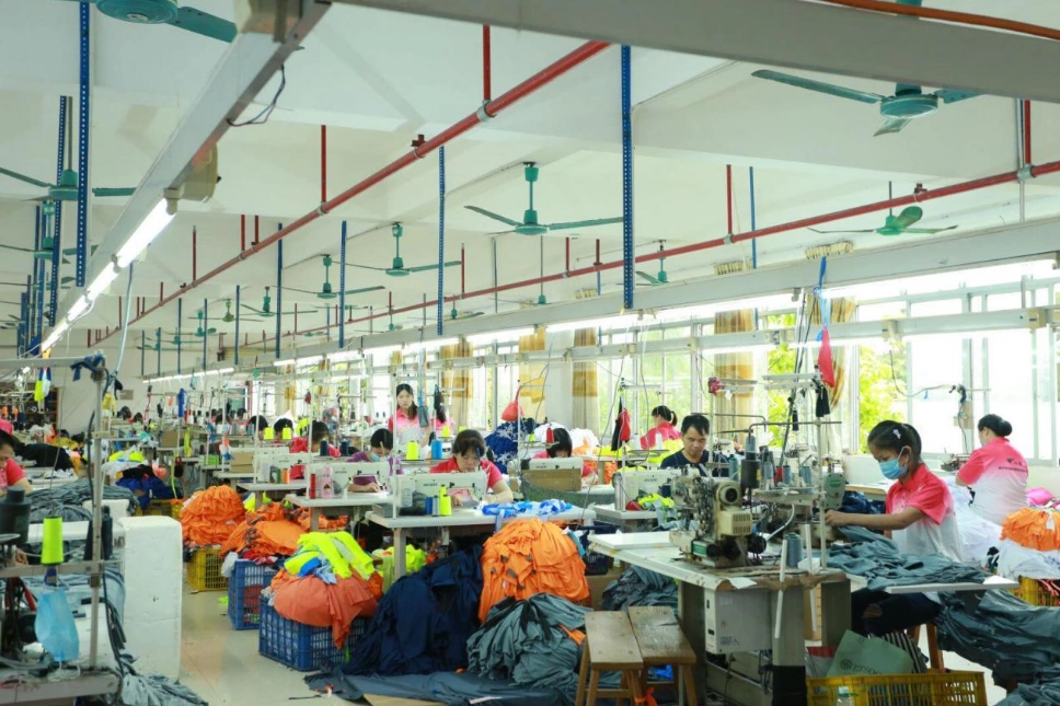 Work scene of factory employees Work scene of factory employees