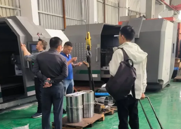 sourcingyuan team accompany client in china factory sourcingyuan team accompany client in china factory
