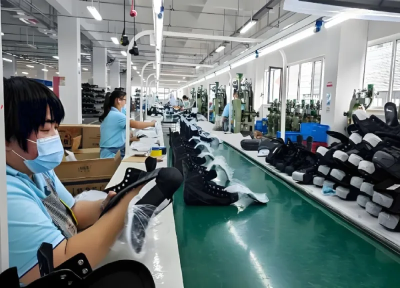 China Industrial Clusters, Quanzhou Footwear Factory Sneaker Assembly Workshop
