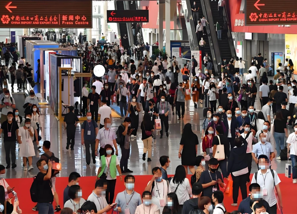 Crowds at the Canton Fair Crowds at the Canton Fair