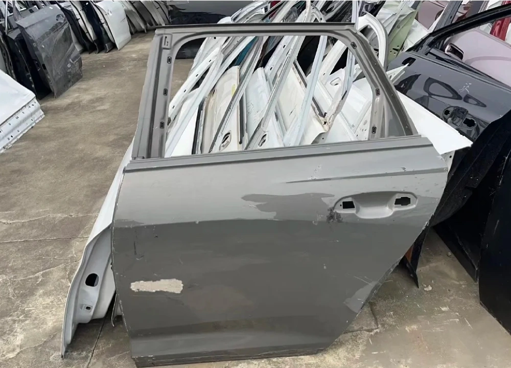 Second‑hand car door panels for auto spare parts in Guangzhou wholesale market Second‑hand car door panels for auto spare parts in Guangzhou wholesale market