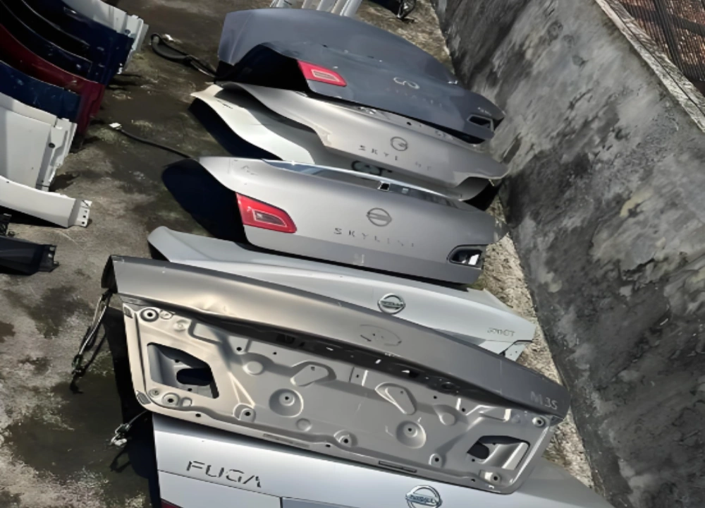Used trunk lids and rear body panels for car spare parts in Guangzhou Used trunk lids and rear body panels for car spare parts in Guangzhou