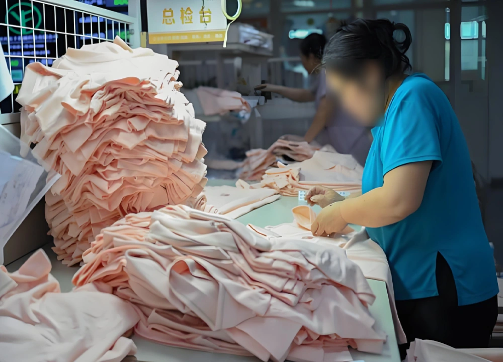 Apparel sourcing quality inspection on garments in factory Apparel sourcing quality inspection on garments in factory