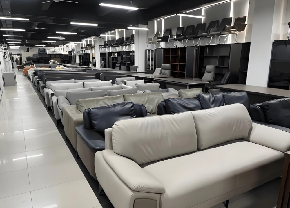 Guangzhou wholesale markets leather sofa display area Guangzhou wholesale markets leather sofa display area