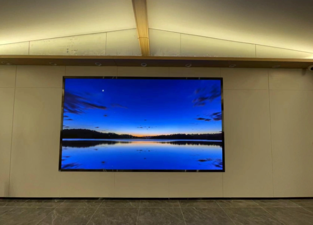 Pantalla LED para instalación en pared interior