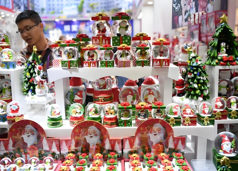 Seasonal decorations at the Canton Fair Seasonal decorations at the Canton Fair