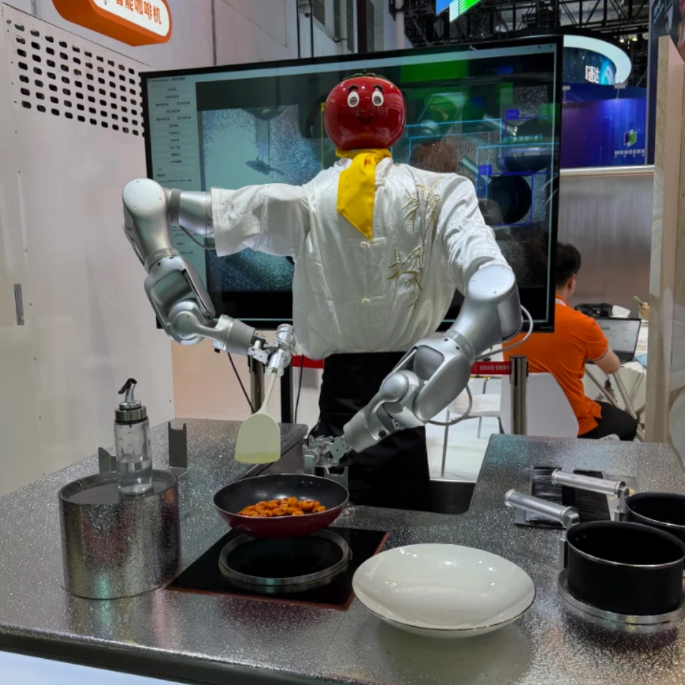 Cooking Service Robot With Robotic Arms Cooking Service Robot With Robotic Arms