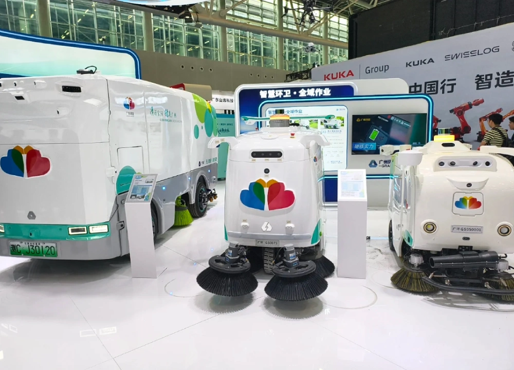 Smart Sanitation Service Robots For Urban Cleaning Smart Sanitation Service Robots For Urban Cleaning